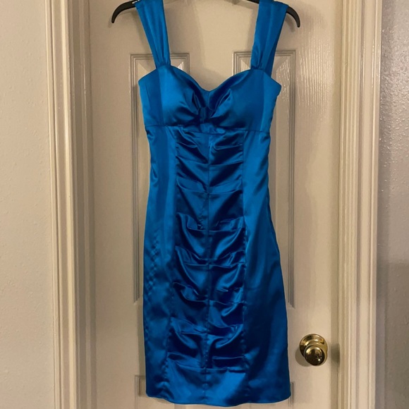 Morgan & Co. Dresses & Skirts - Electric Blue Bodycon Dress (size 5/6)
